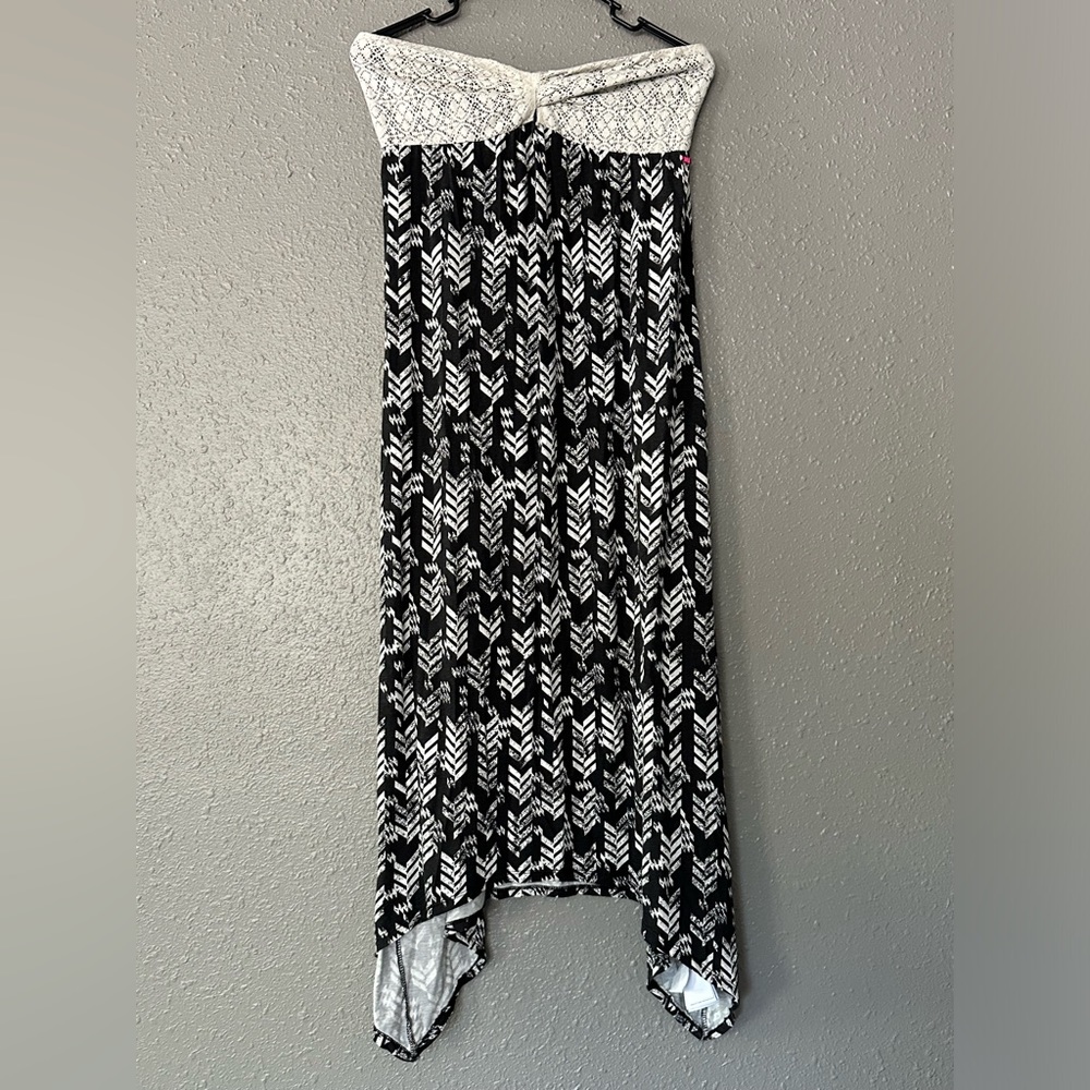 “Roxy Women’s Large Strapless Summer Dress Black and White - Long Length”